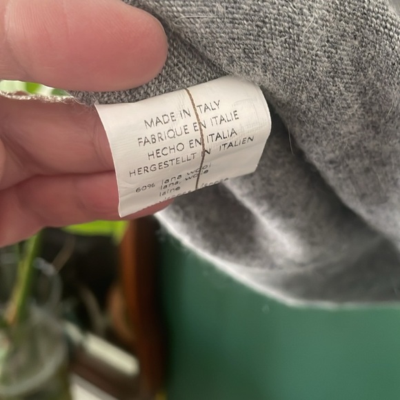 Brandy Melville Womens One Size Grey V-neck Wool Top Brand New - Picture 5 of 5